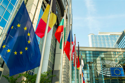Automobile : le Parlement européen envisage d'assouplir encore les objectifs de CO2 pour 2035